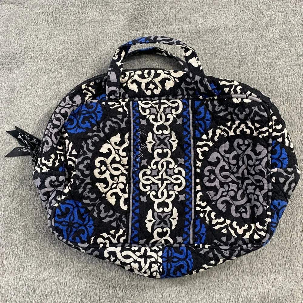 Vera Bradley Quilted Round Cosmetic Makeup‎ Travel Bag Blue White Gray